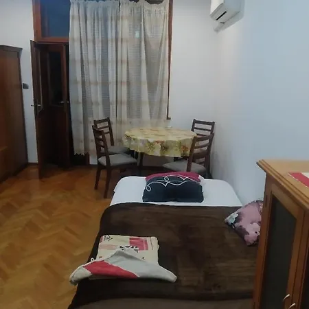 27 юли 3 бюджет Apartman *
