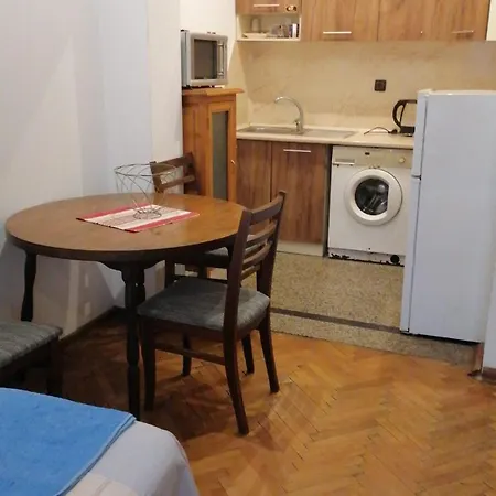 27 Юли 10 Бюджет