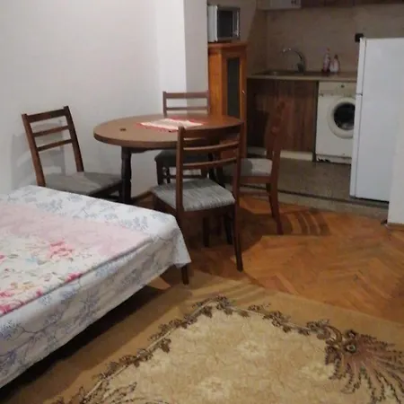 Lägenhet 27 Юли 10 Бюджет *