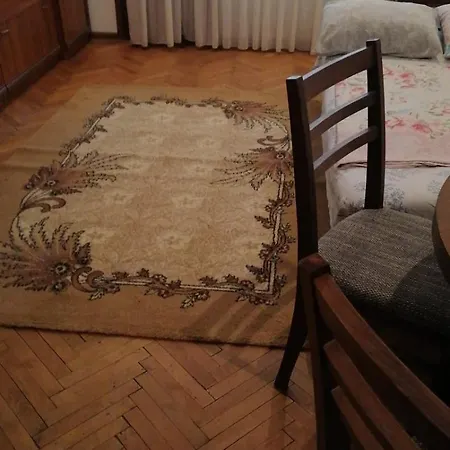 Lägenhet 27 Юли 10 Бюджет